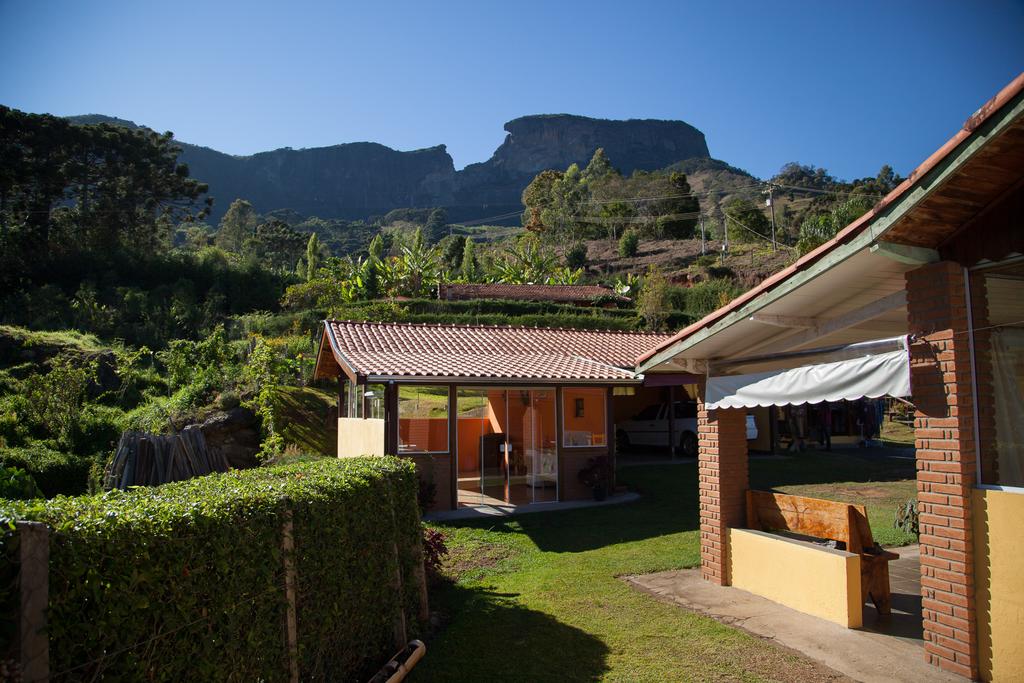 pousadas serra da mantiqueira com vista para a pedra do baú