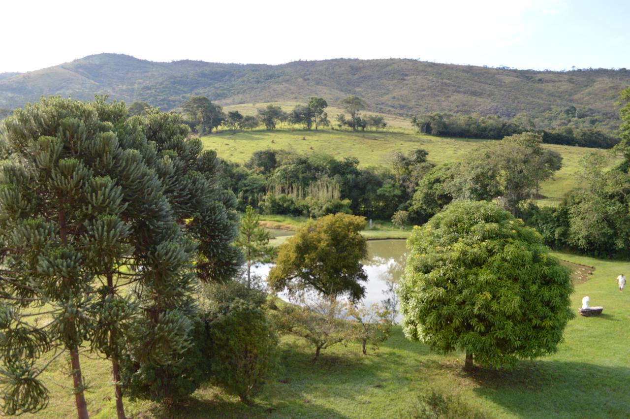 Pousadas São Thomé das Letras em meio à natureza com lago