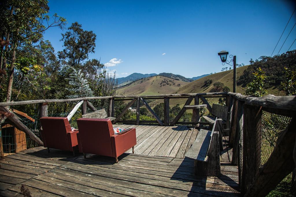 pousada lua bonita na serra da mantiqueira com varanda com vista