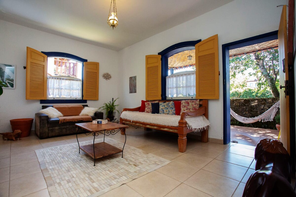 sala de estar do airbnb Casa Grande térrea Charmosa, Jardim perto da Praça em Tiradentes