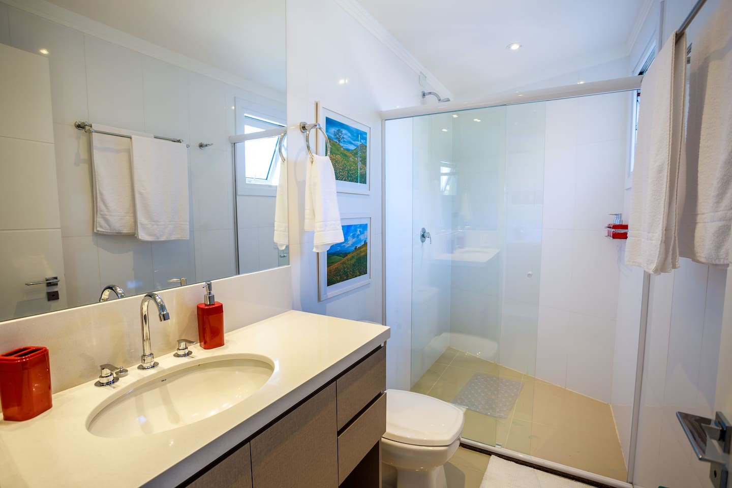 Banheiro do apartamento aconchego airbnb em Canela e Gramado