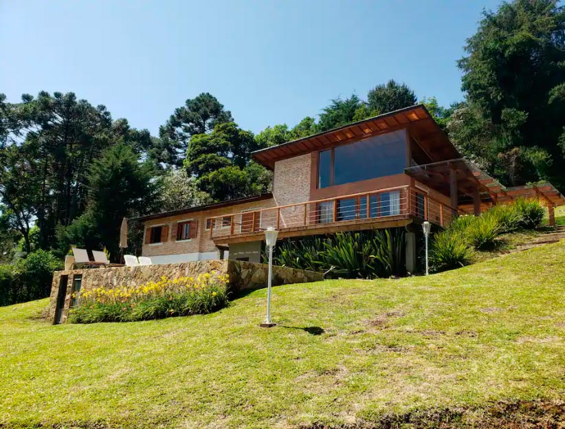 vista externa da casa araucária em monte verde