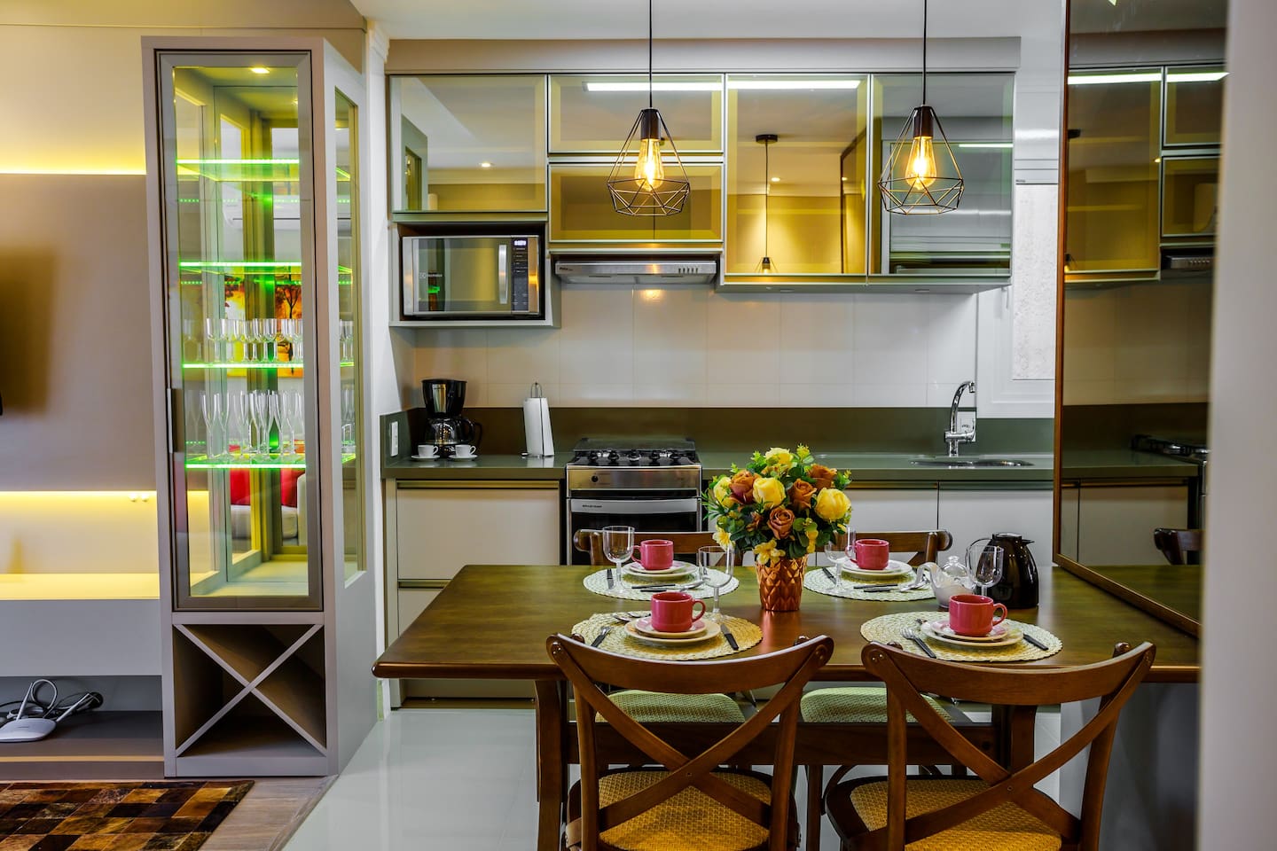 Cozinha do apartamento aconchego airbnb em Canela e Gramado