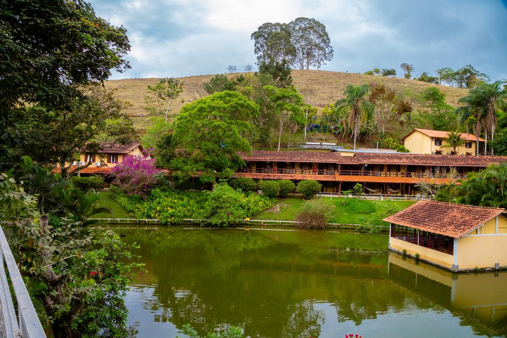 lago floresta montanha hotel fazenda