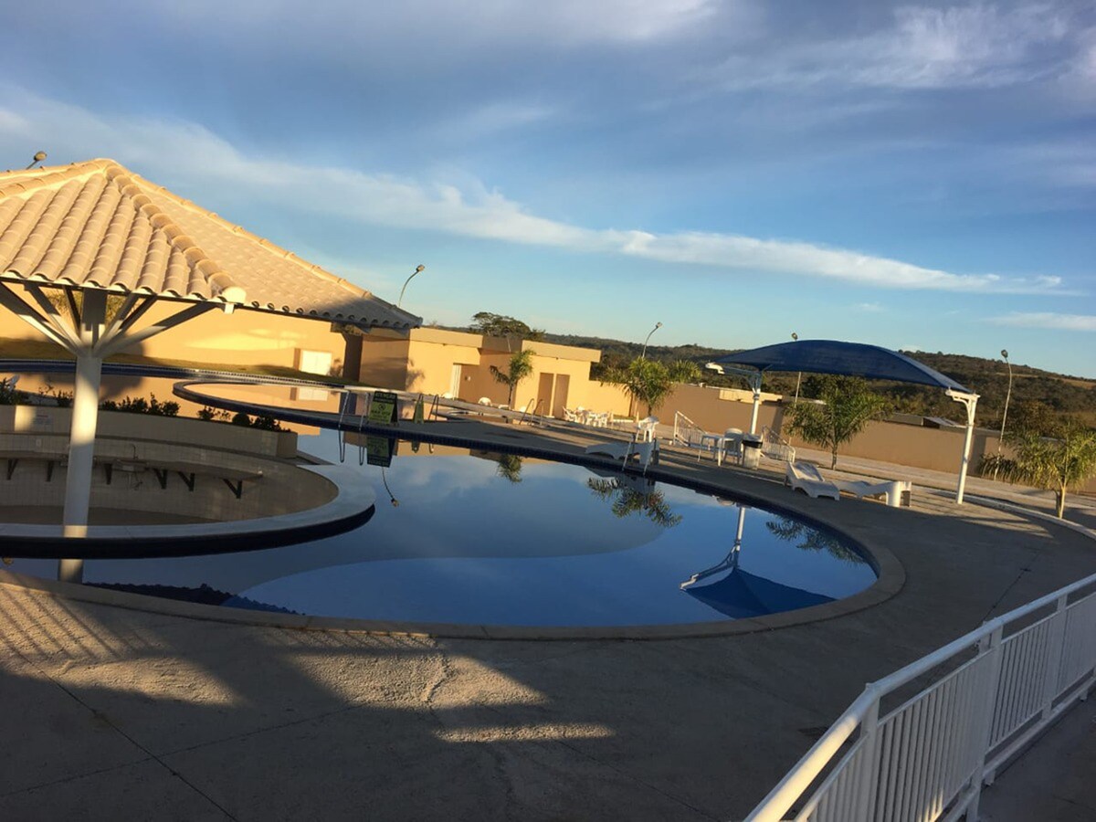 piscina do airbnb hotel de luxo
