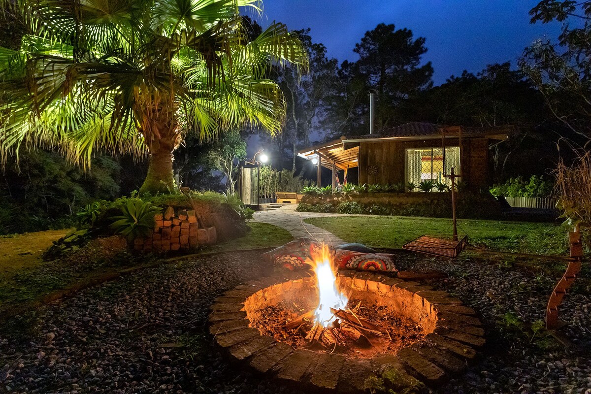 Cabana em meio a Mata Atlântica