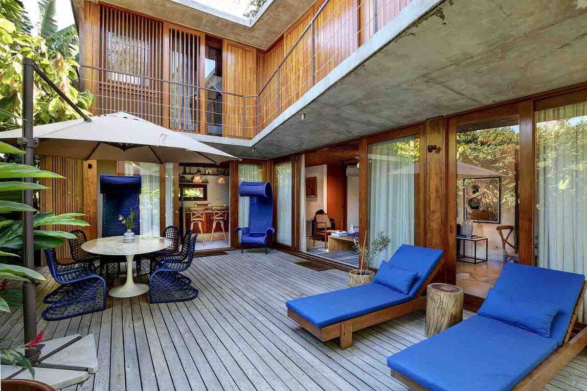 deck do airbnb Casa Oliveira em Trancoso