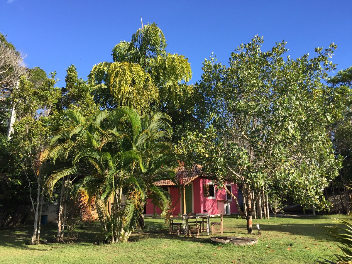 Lindo chalé com maravilhoso jardim