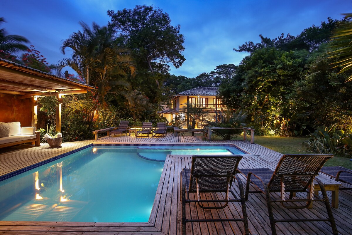 piscina do airbnb Large family house em Trancoso