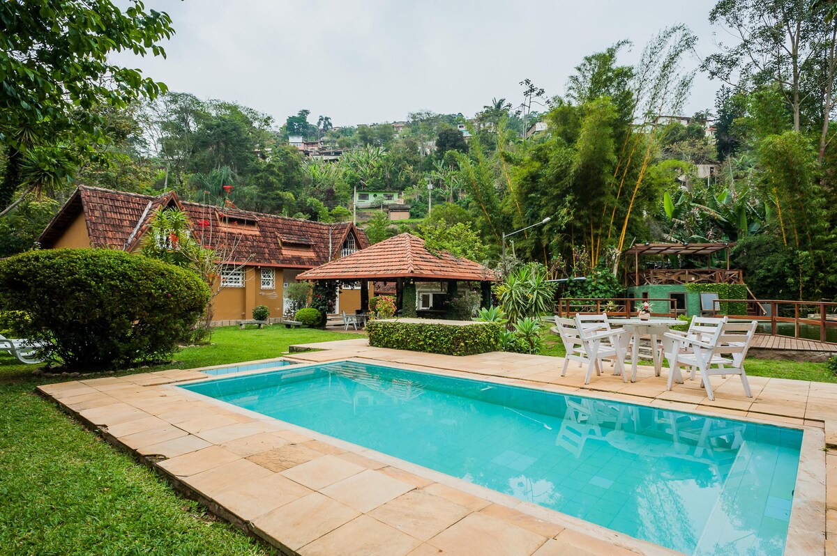 piscina do airbnb Paz e privacidade em Teresópolis