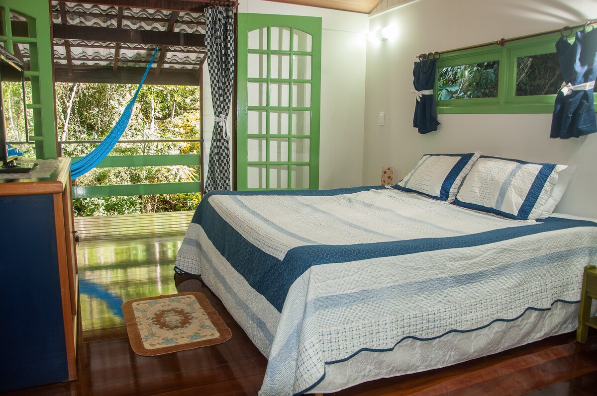 quarto do airbnb Chalé Íon em Teresópolis