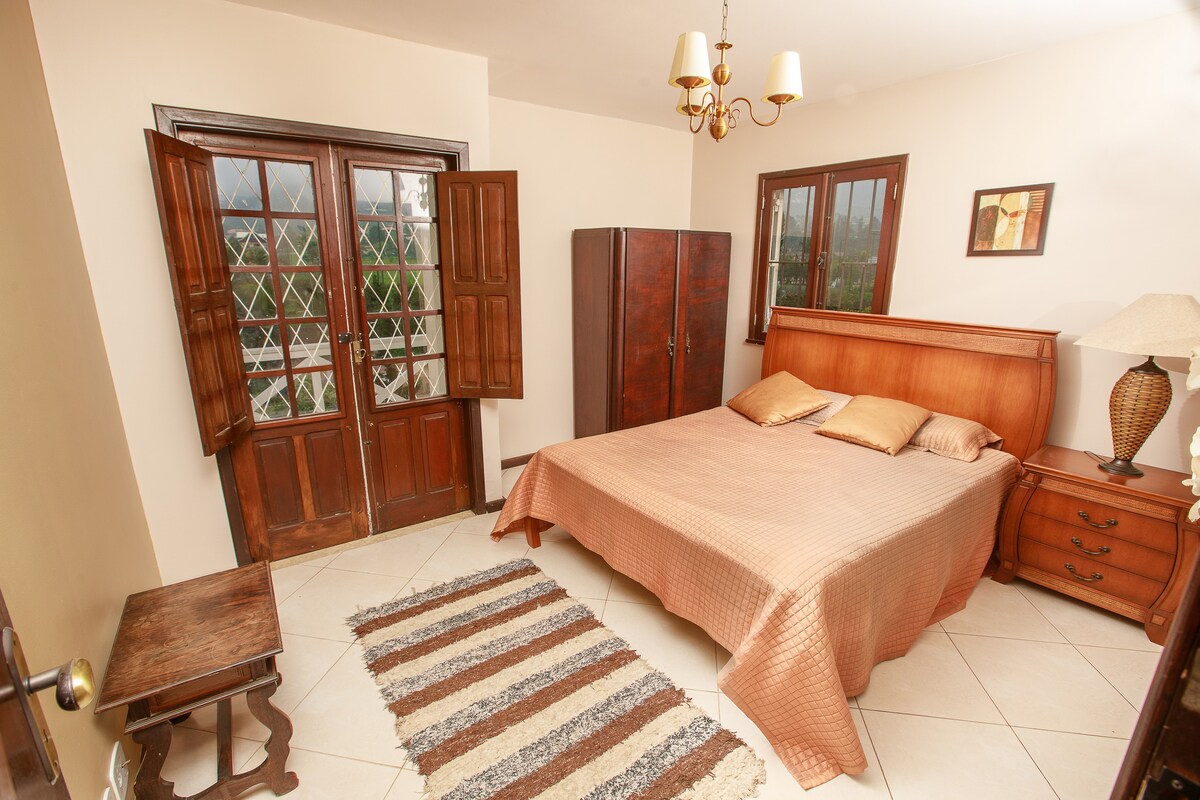quarto do Airbnb no Comary em Teresópolis