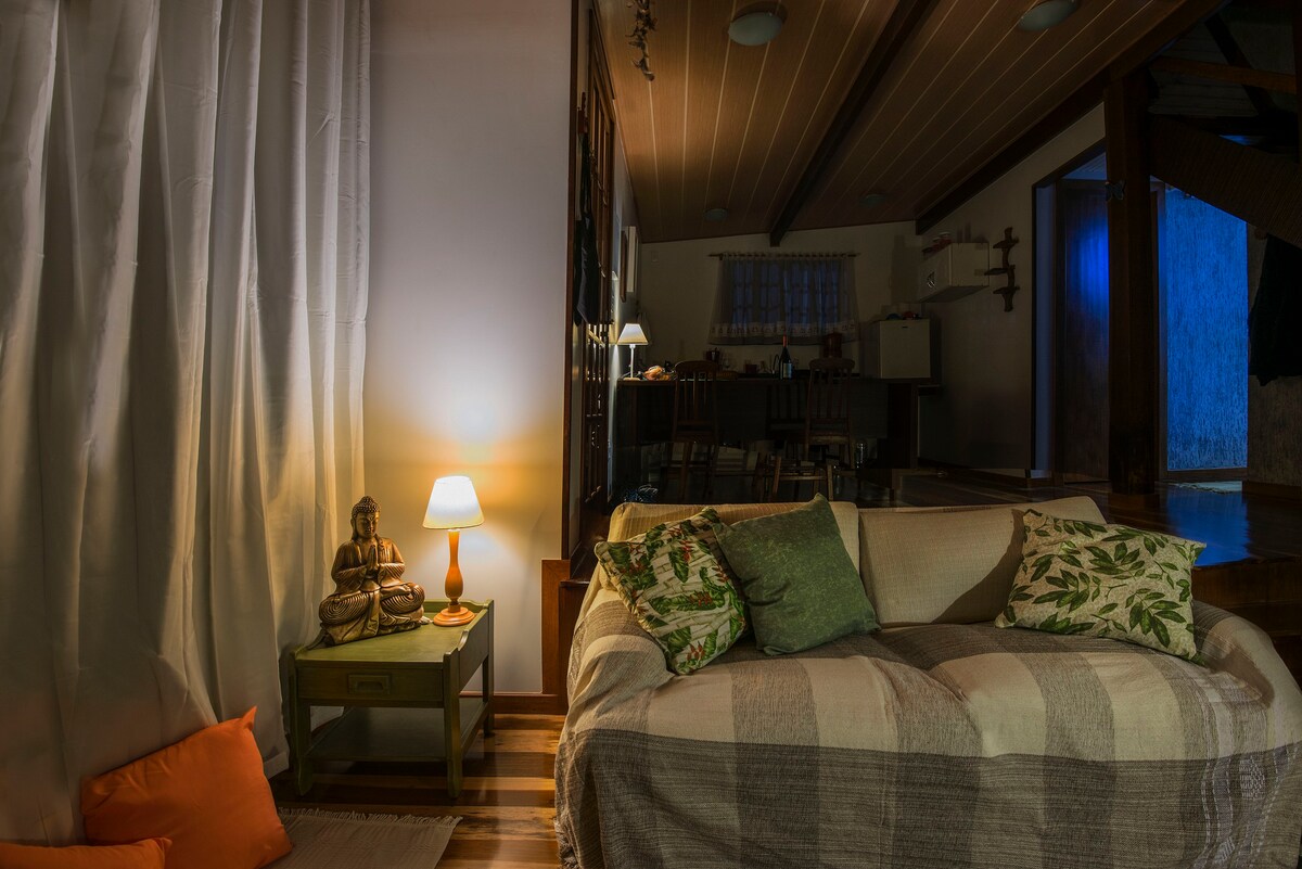 sala do airbnb Chalé Terra em Teresópolis