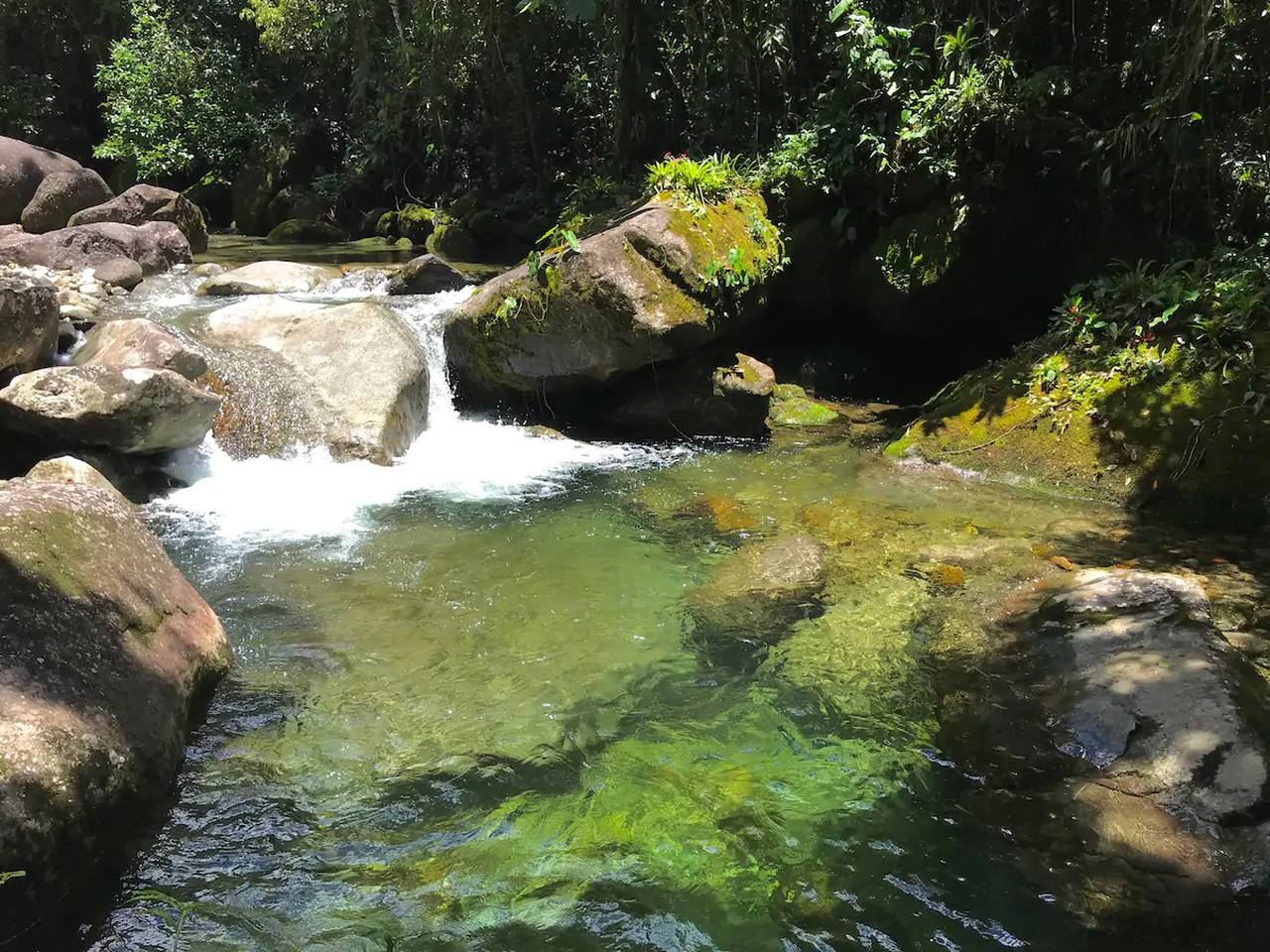 18 Pousadas com Cachoeiras pelo Brasil para Estadias Incríveis