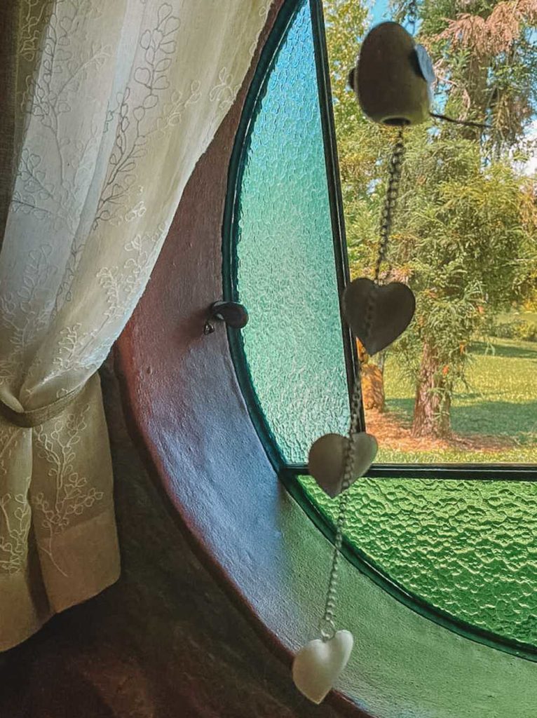 Como é ficar no Sitio dos Cogumelos, um dos Airbnb's mais charmosos de Gramado