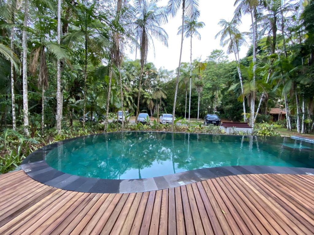 piscina do Glamping Mangarito no pousadas romanticas do parana