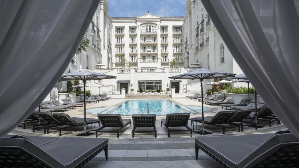 hotéis de luxo São Paulo palácio piscina