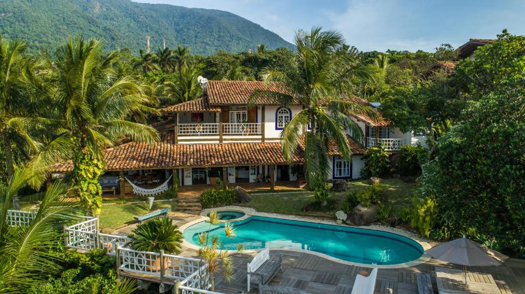 melhores pousadas em Ilhabela sp com piscina entre árvores