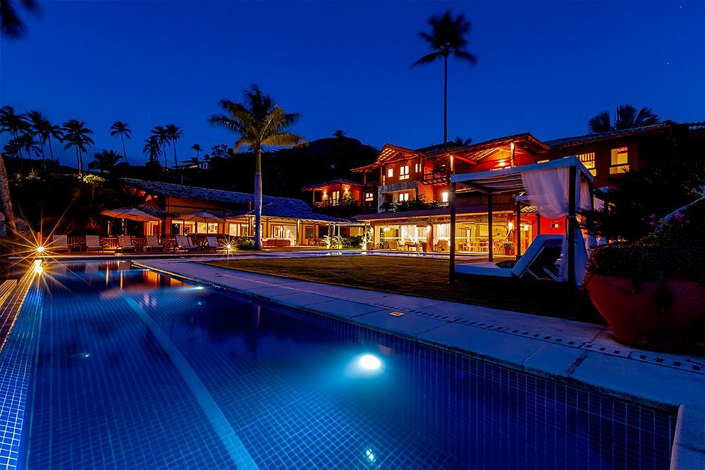 melhores pousadas em Ilhabela sp com piscina e espreguiçadeiras