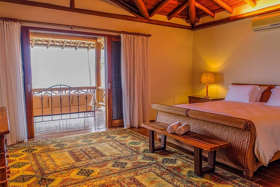 melhores pousadas em Ilhabela com quarto com varanda e cama de casal