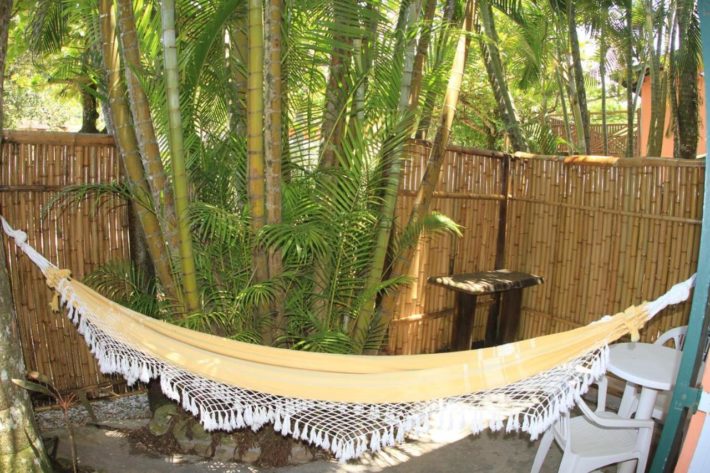 ubatuba pousada rede coqueiro árvores