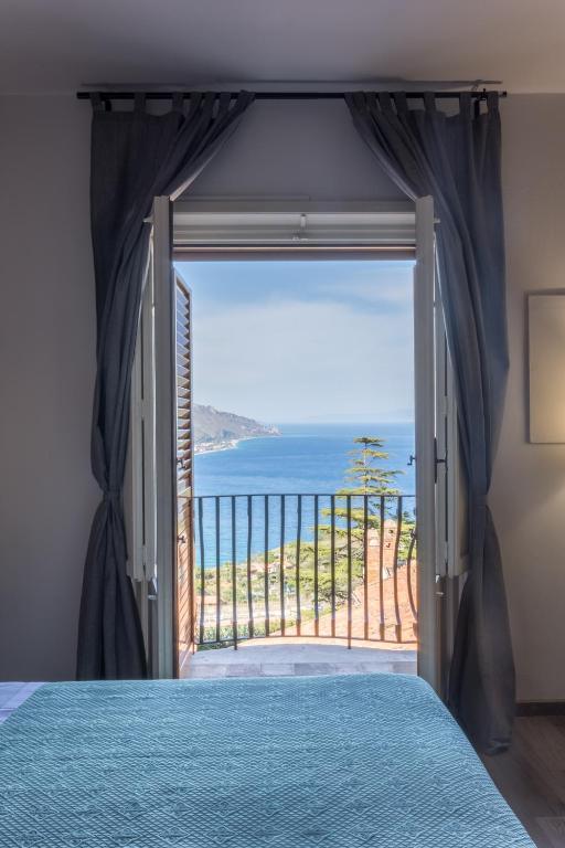 Hotéis próximos à praia de Isola Bella em taormina