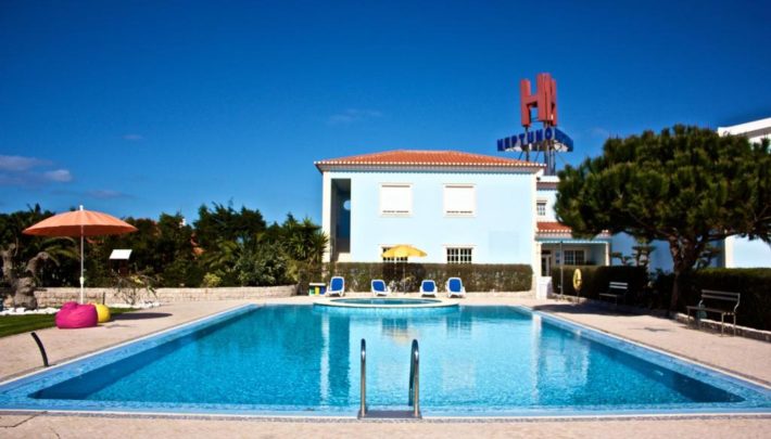 hotel com piscina ao ar livre em peniche