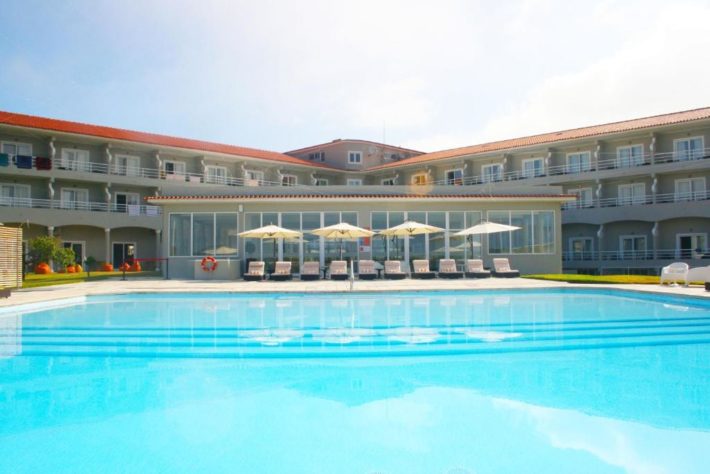 hotel com piscina em peniche