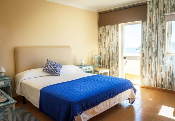 hotel com quarto com vista para o mar na costa vicentina