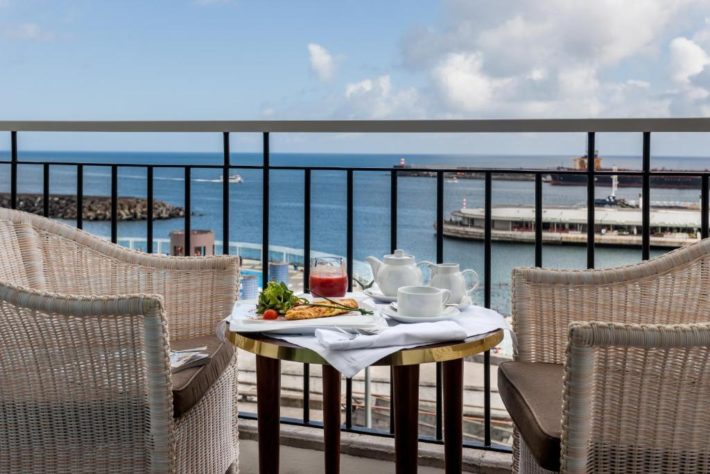 hotel 5 estrelas com quarto com varanda em portugal