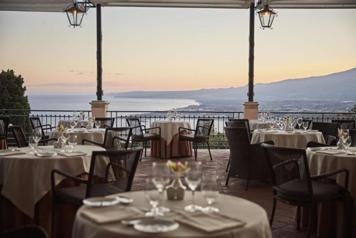 hotel cinco estrelas com vista para o mar na sicília
