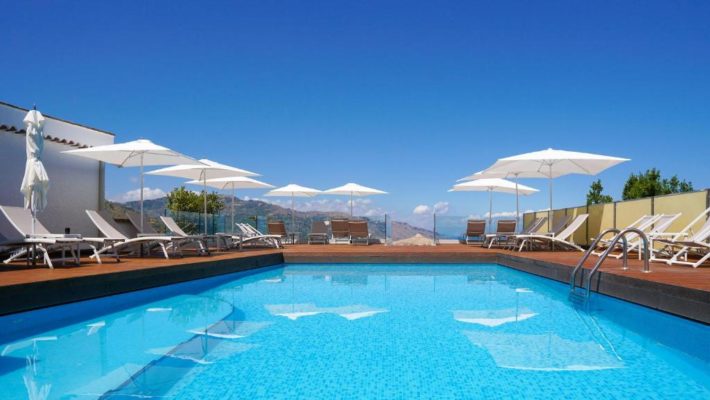 hotel com piscina na sicília