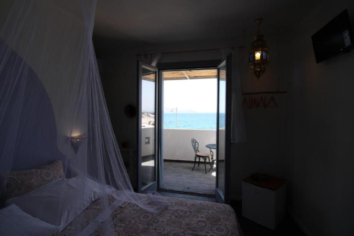 hotel com quarto com vista do mar em favignana