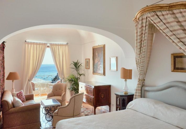 hotel com quarto de luxo na costa amaflitana