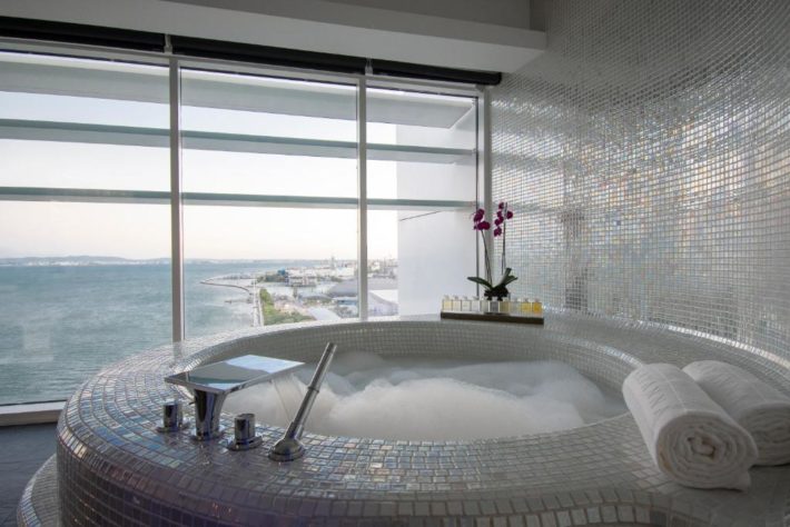 hotel romântico com jacuzzi em portugalk