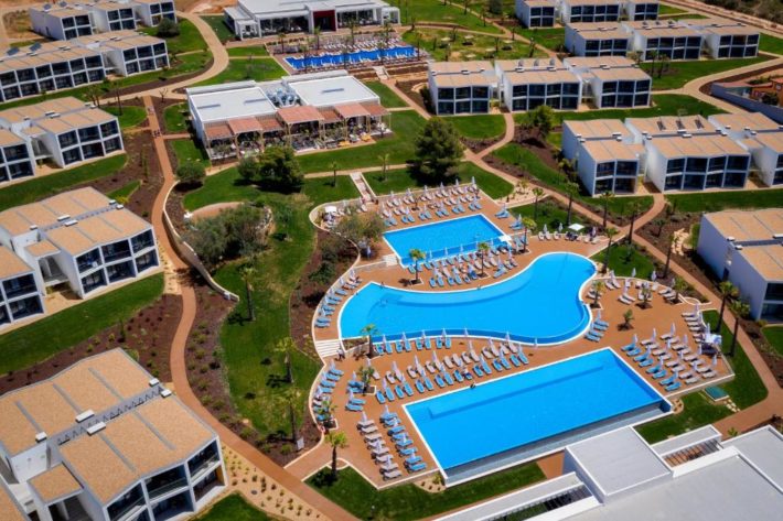 hotel tudo incluído com piscinas em portugal