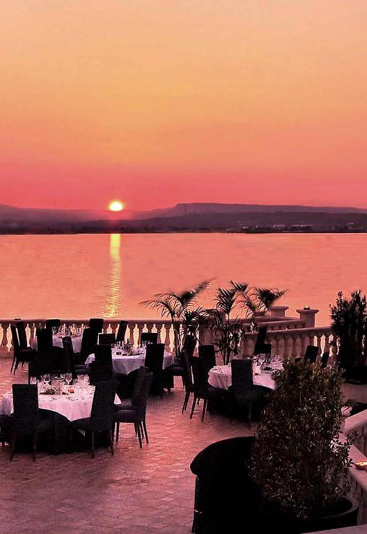 melhores hotéis à beira-mar em siracusa