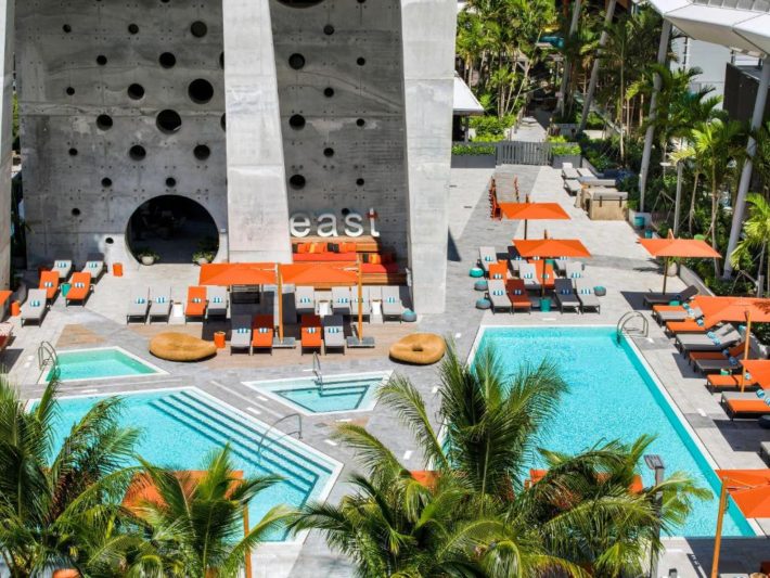 hotel incrivel para lua de mel em miami com piscinas