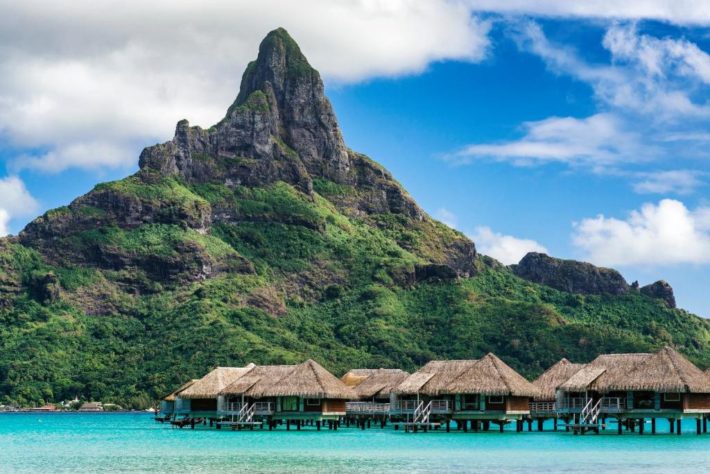 hotel romântico cinco estrelas em bora bora