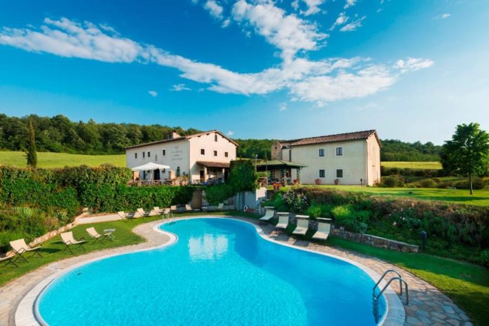 hotel romântico com piscina na toscana