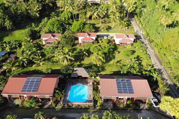 hotel romântico em bora bora com piscina ao ar livre