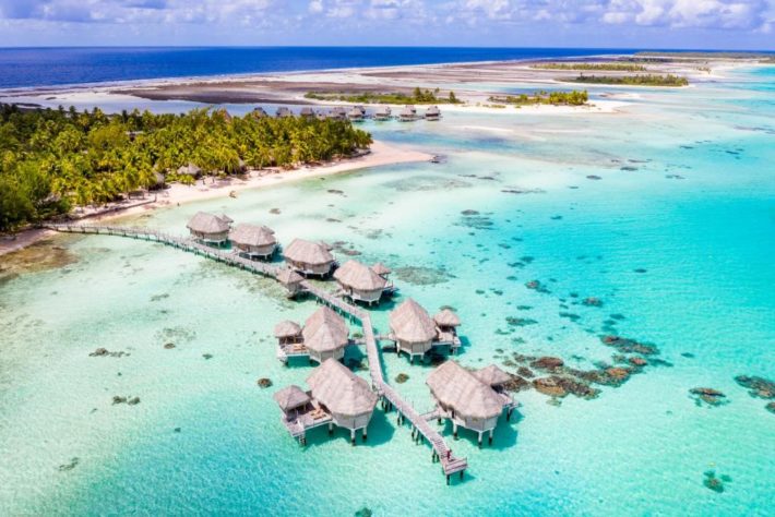 hotel romântico em ilha deserta na polinésia francesa
