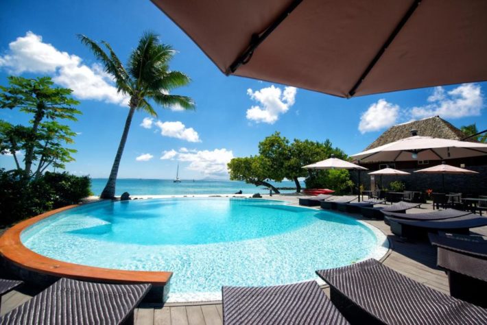 hotel romântico na polinésia francesa com piscina