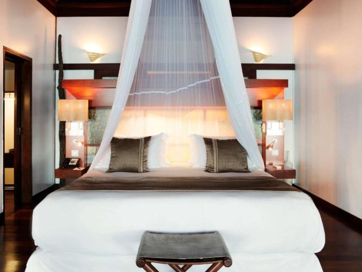 hotel romântico na polinésia francesa com quarto grande