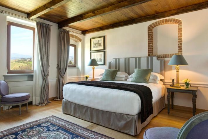 hotel romântico na toscana com quarto duplo de luxo