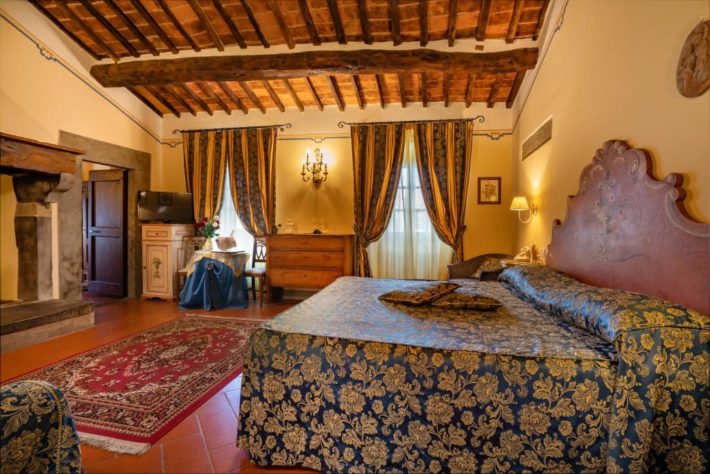 hotel romântico na toscana com suíte clássica