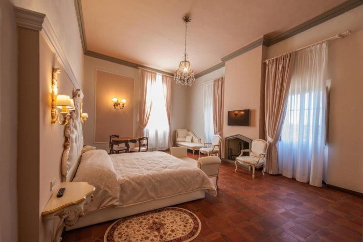 hotel romântico na toscana com suíte de luxo
