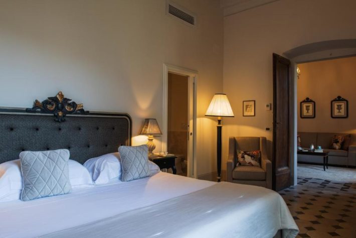 hotel romântico na toscana com suíte luxuosa