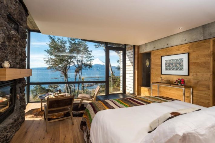Hotel com deslumbrante vista para o lago e vulcão. 17 Hotéis Românticos no Chile Perfeitos Para Lua de Mel