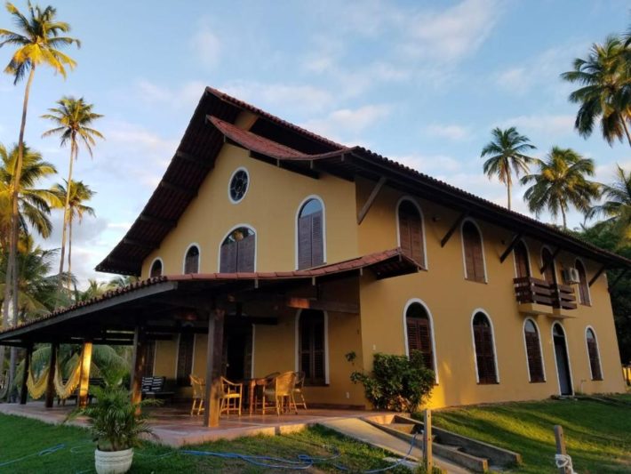 Pousada Igrejinha dos Carneiros, localizada a poucos metros do principal ponto turístico da Praia dos Carneiros.